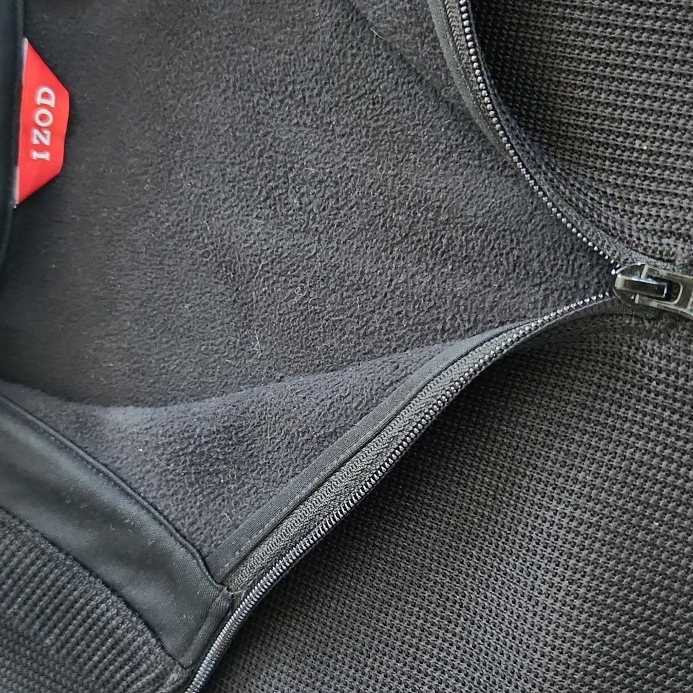 Izod Men's Black Pullover - Picture 5 of 5